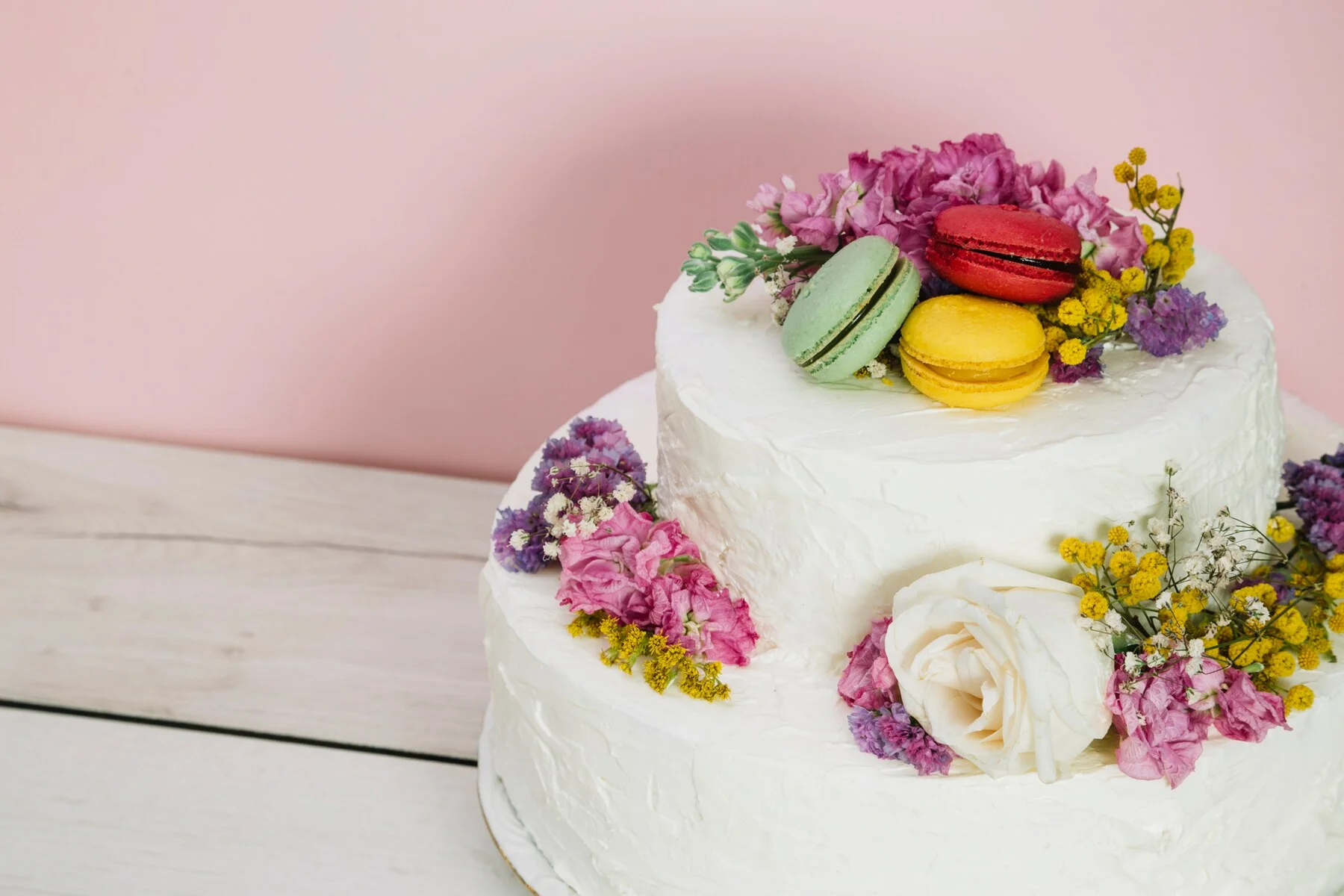 wedding cake with flowers 23 2148120675